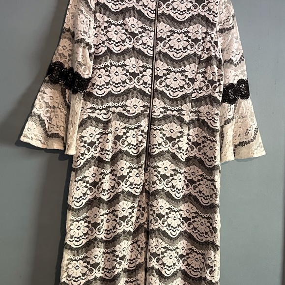 SELLING GABBY SKYE DRESS FOR WOMEN SIZE 10 P COLOR off WHITE AND BLACK - Picture 4 of 11